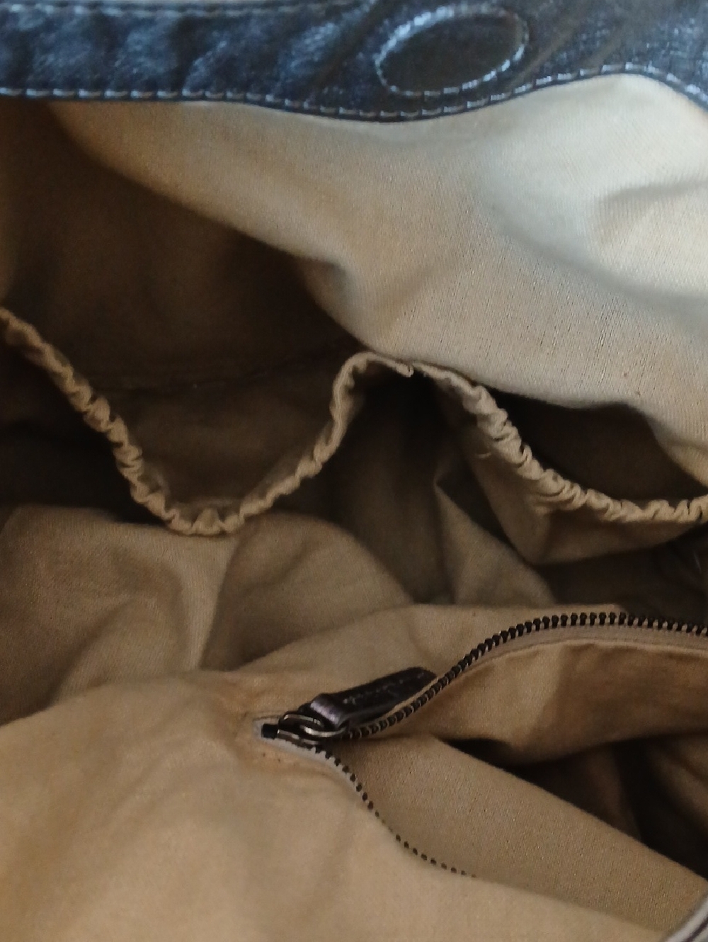 Elliot Luca Leather Metallic Silver Shoulder Bag with Chain Accents - Picture 12 of 15